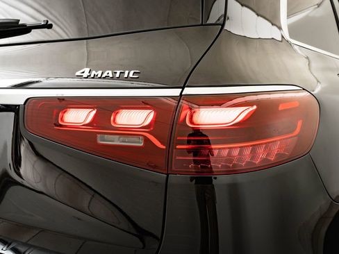New 2026 Mercedes-Benz GLS 450 4MATIC image 9