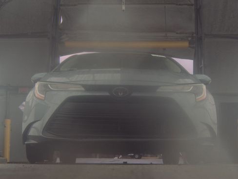 Used 2023 Toyota Corolla LE w/ LE Premium Package FWD image 4