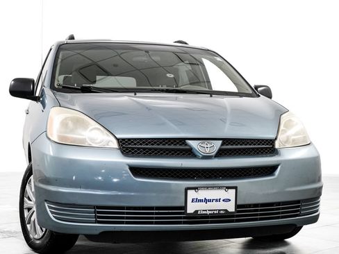 Used 2004 Toyota Sienna LE w/ LE Pkg 1 FWD image 3