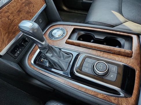 Used 2023 Nissan Armada SL w/ Captain's Chairs Package image 12