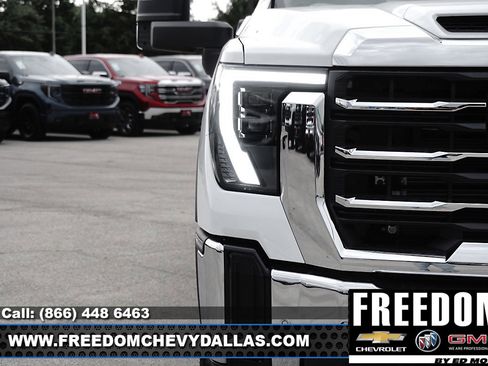 New 2025 GMC Sierra 2500 SLT w/ Texas SLT Premium Package image 41