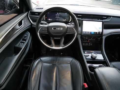 Used 2022 Jeep Grand Cherokee L Limited image 11