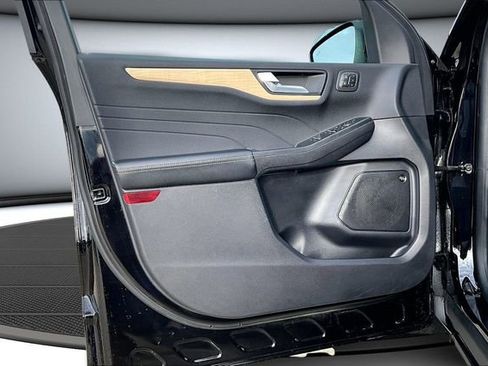 Used 2022 Ford Escape Titanium w/ Titanium Elite Package image 20