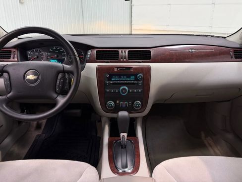 Used 2007 Chevrolet Impala LT image 13
