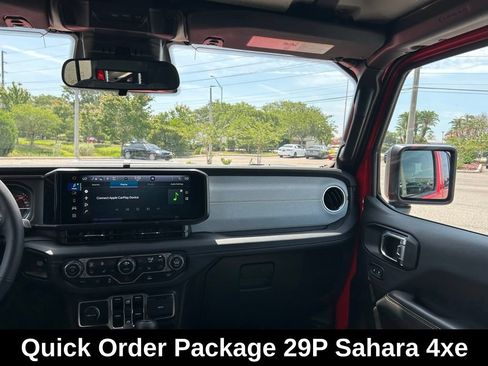 Used 2025 Jeep Wrangler Unlimited Sahara AWD/4WD image 9