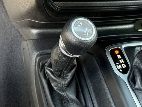 Used 2023 Jeep Wrangler Sport AWD/4WD image 30