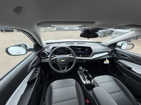 New 2026 Chevrolet Trax LT image 20