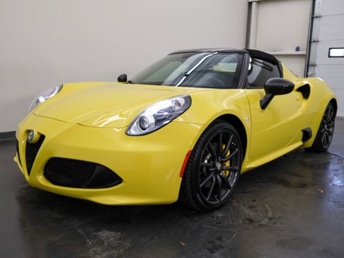 Used 2015 Alfa Romeo 4C Spider w/ Spider Track Package 2 RWD image 7