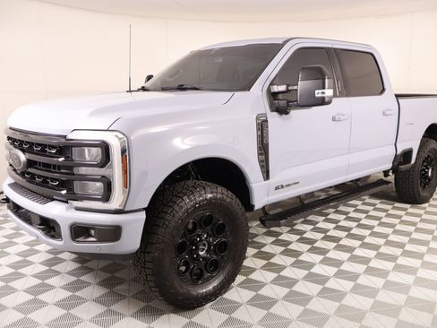 Used 2024 Ford F250 Lariat w/ Lariat Ultimate Package AWD/4WD image 11