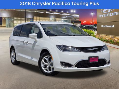 Used 2018 Chrysler Pacifica Touring Plus w/ Tire & Wheel Group FWD image 1