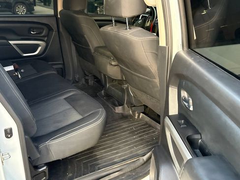 Used 2018 Nissan Titan SV AWD/4WD image 10
