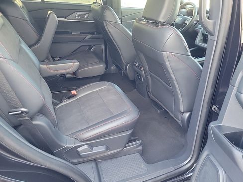 Used 2025 Ford Explorer ST image 13