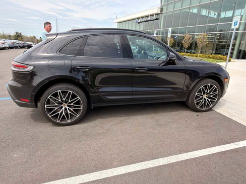 Used 2024 Porsche Macan AWD/4WD image 7