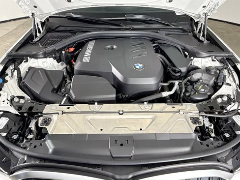 Used 2025 BMW 330i Sedan w/ Premium Package image 31