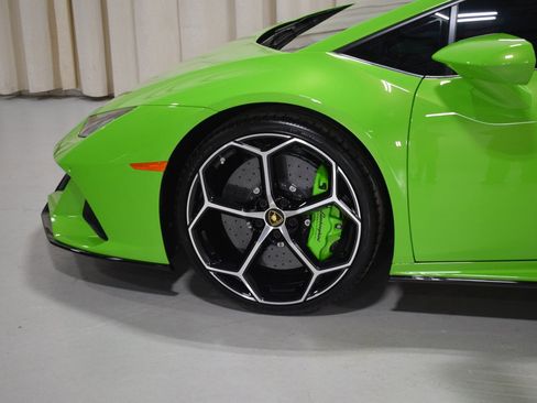 Used 2020 Lamborghini Huracan EVO image 6