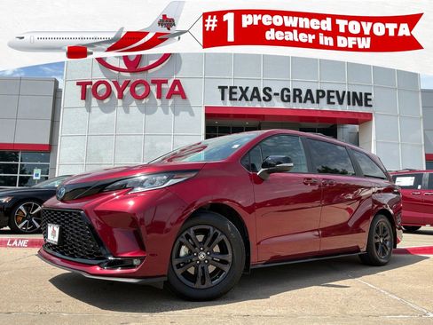Used 2025 Toyota Sienna XSE AWD/4WD image 1