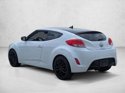 Used 2016 Hyundai Veloster w/ Option Group 02 FWD image 8