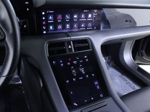 Used 2021 Porsche Taycan 4S image 25