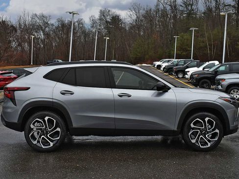 New 2026 Chevrolet Trax RS w/ Sunroof Package image 6