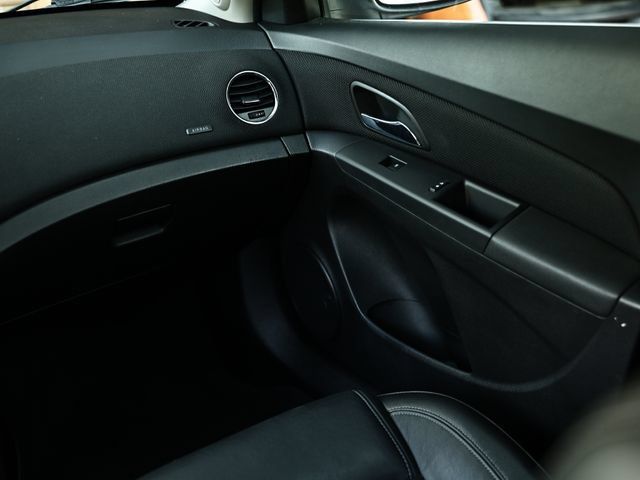 Used 2015 Chevrolet Cruze LT FWD image 27