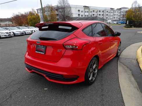 Used 2017 Ford Focus ST image 6