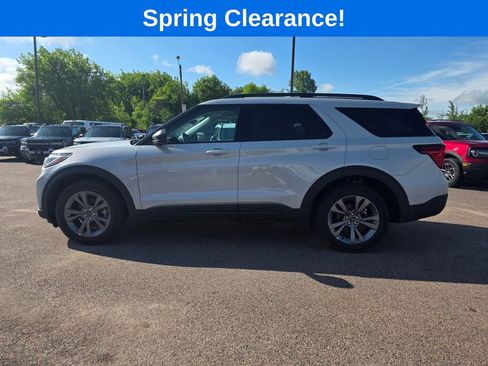 Used 2026 Ford Explorer Active w/ Active Comfort Package AWD/4WD image 4