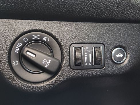 Used 2017 Dodge Challenger SXT Plus image 27