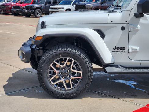 New 2025 Jeep Wrangler Sahara image 7