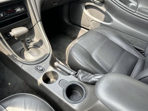 Used 2003 Ford Mustang Convertible RWD image 22