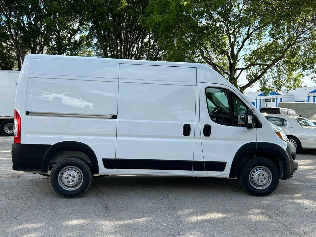 New 2024 RAM ProMaster 2500 w/ Upfitter's Prep Package FWD image 3
