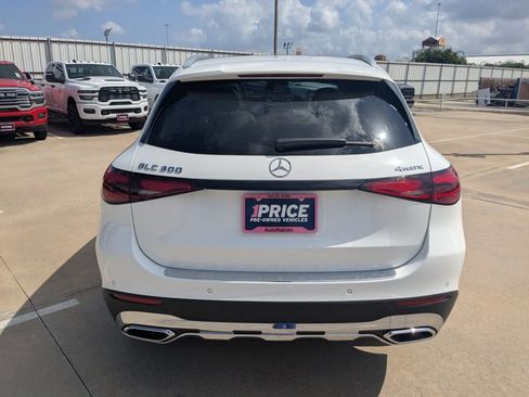 Used 2023 Mercedes-Benz GLC 300 4MATIC w/ Exclusive Trim Package image 6