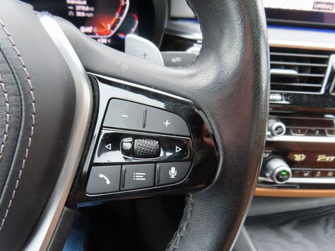 Used 2021 BMW 530i xDrive w/ Premium Package image 21