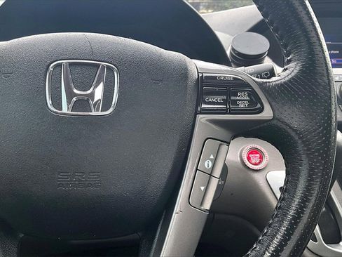 Used 2014 Honda Odyssey Touring Elite image 19