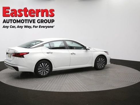 Used 2023 Nissan Altima 2.5 SV FWD image 41