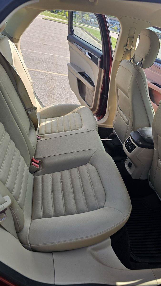Used 2013 Ford Fusion SE FWD image 11
