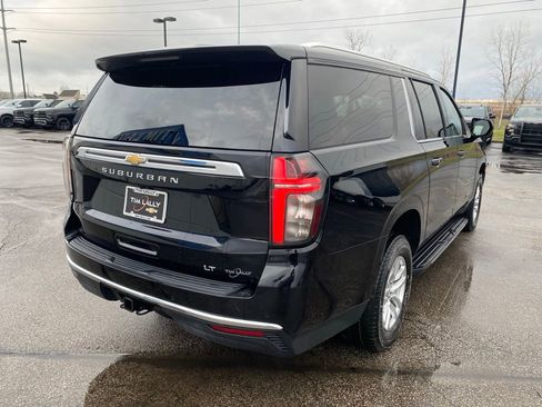 Used 2024 Chevrolet Suburban LT image 7
