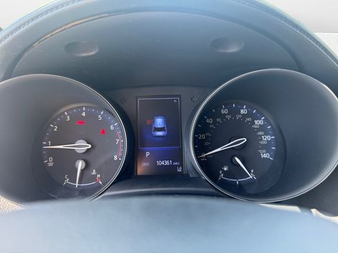 Used 2018 Toyota C-HR XLE FWD image 14
