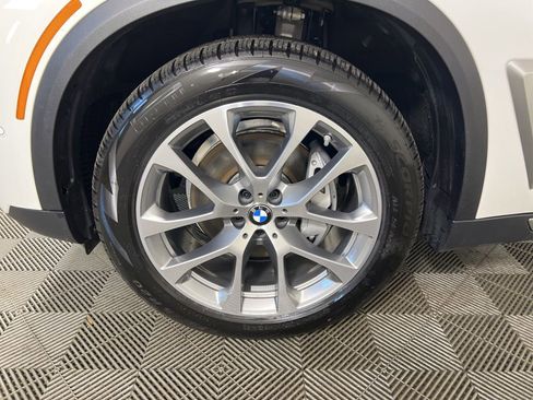 Used 2026 BMW X5 xDrive40i w/ Parking Assistance Package image 11