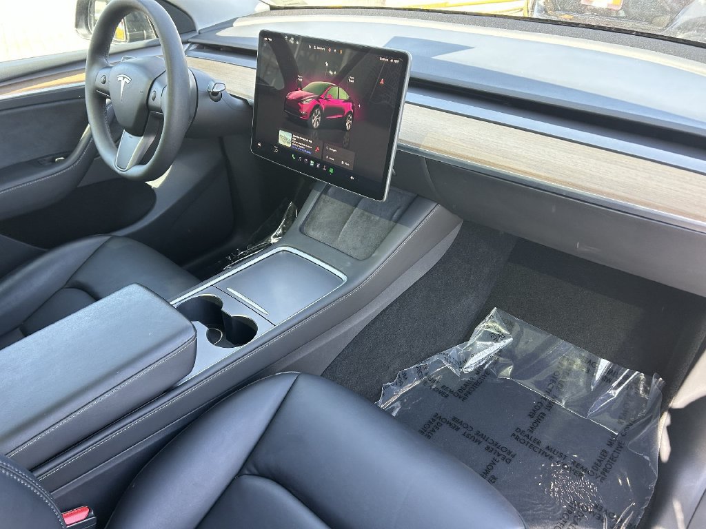 Used 2023 Tesla Model Y 2WD image 8