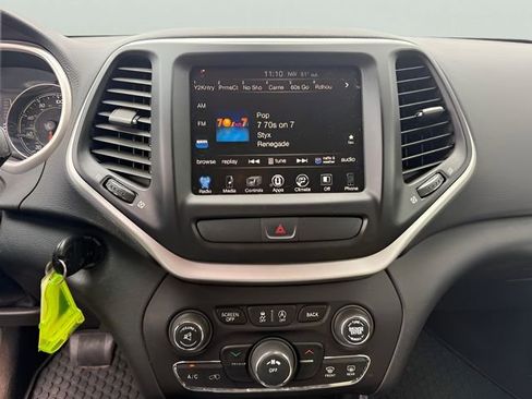 Used 2017 Jeep Cherokee Latitude w/ True North Edition image 14