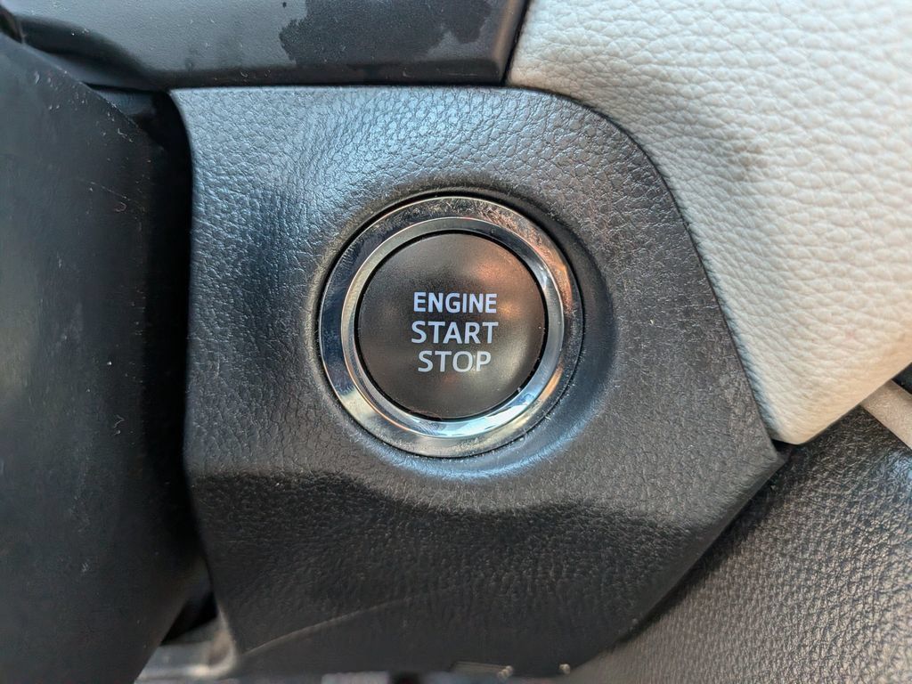 Used 2021 Toyota RAV4 XLE FWD image 18