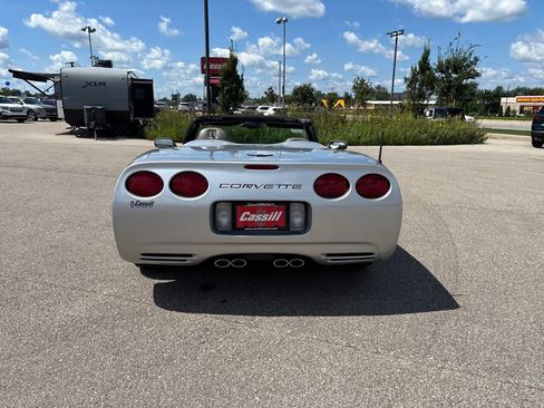 Used 2001 Chevrolet Corvette Convertible w/ Preferred Equipment Group2 RWD image 31