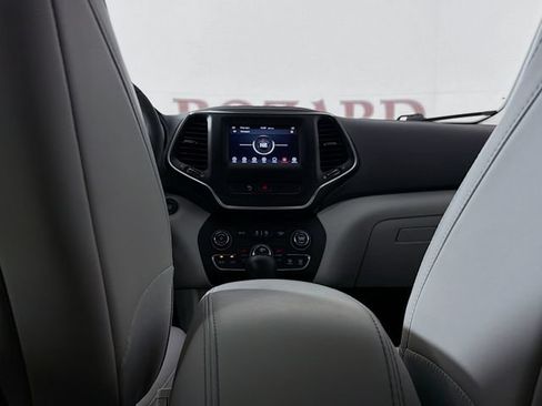 Used 2020 Jeep Cherokee Latitude Plus w/ Comfort/Convenience Group AWD/4WD image 30