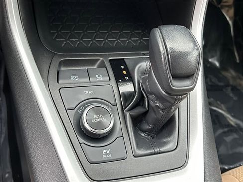 Certified 2023 Toyota RAV4 LE image 22