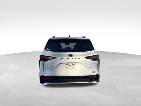Used 2023 Toyota Sienna XSE image 6