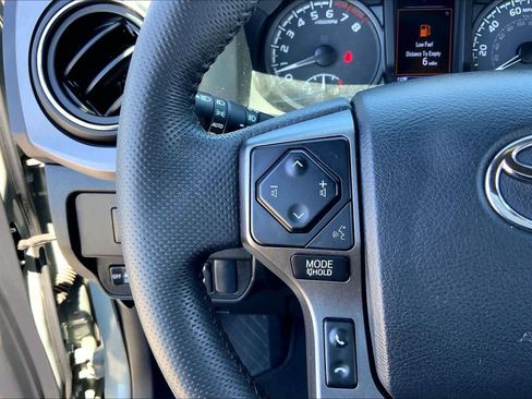 Used 2023 Toyota Tacoma TRD Off-Road w/ Technology Package AWD/4WD image 23