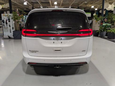 Used 2021 Chrysler Pacifica Pinnacle AWD/4WD image 9