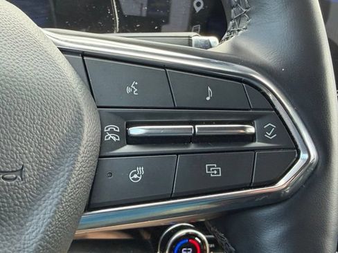 Used 2025 Chevrolet Equinox LT w/ Convenience Package II FWD image 21