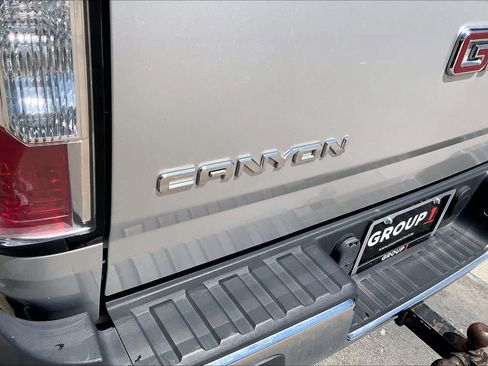 Used 2015 GMC Canyon SLT AWD/4WD image 10