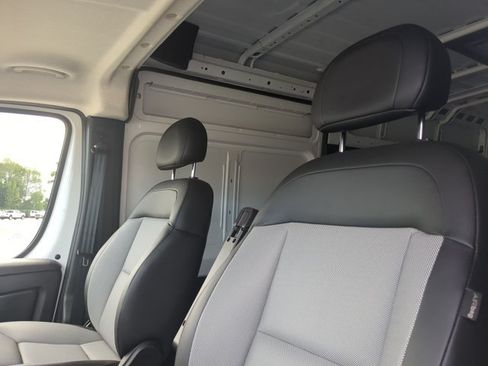 Used 2026 RAM ProMaster 2500 w/ Convenience Group FWD image 16